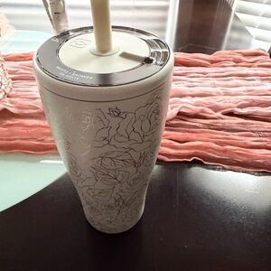 BRÜMATE Enchanted Rose 30 ounce Era . Limited Edition. Never used!